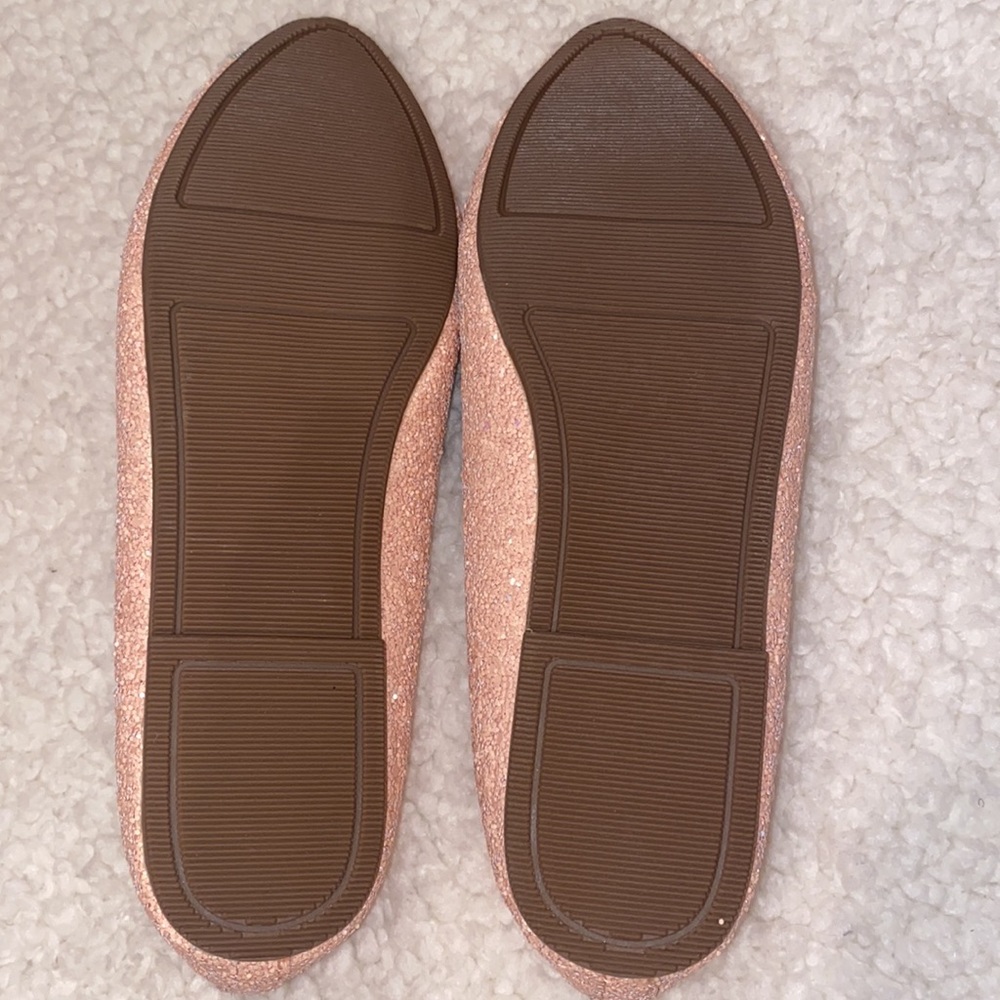 Old Navy Shoes - Picture 5 of 7